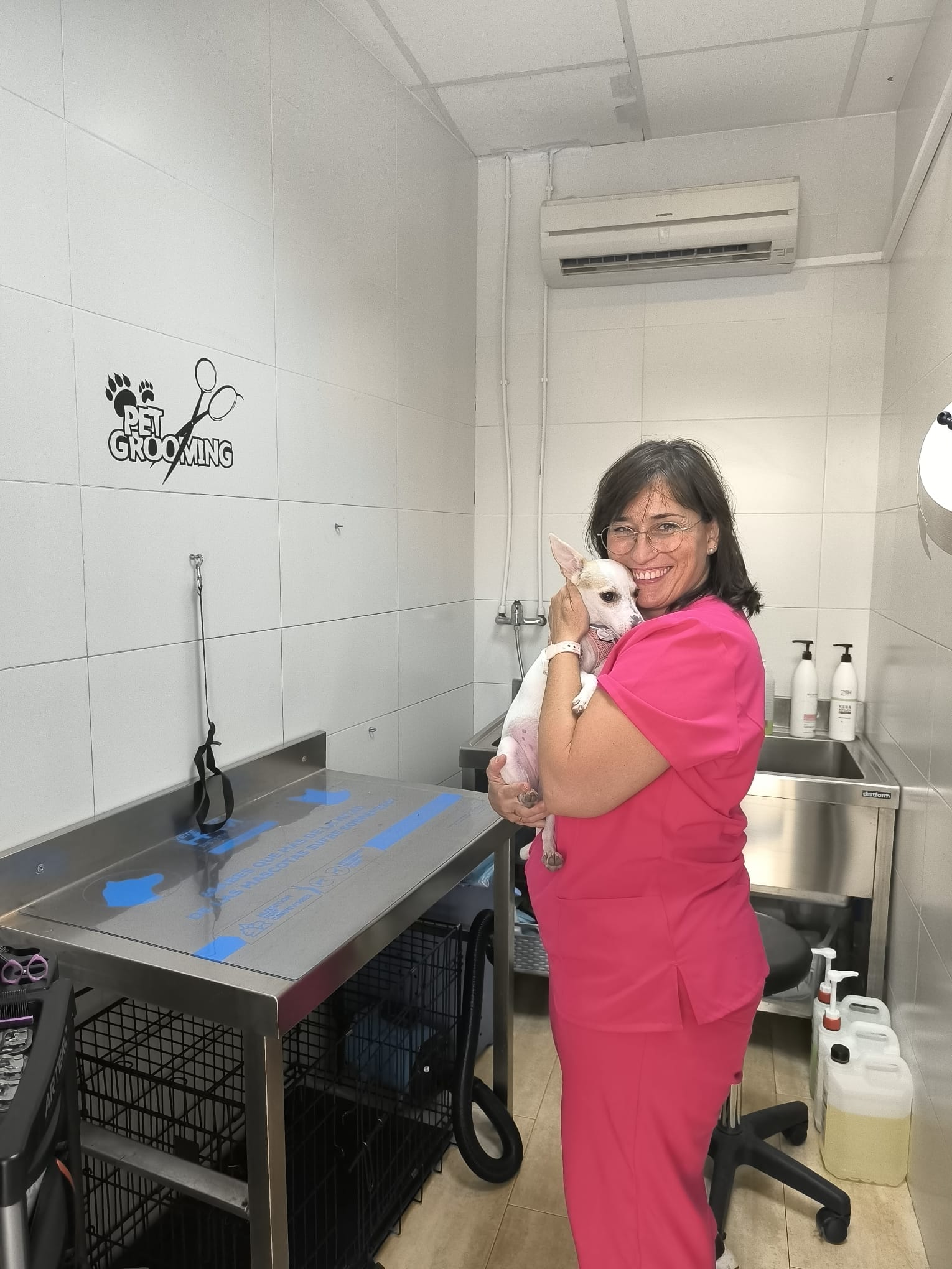 Nagore Bravo, peluquera canina y felina